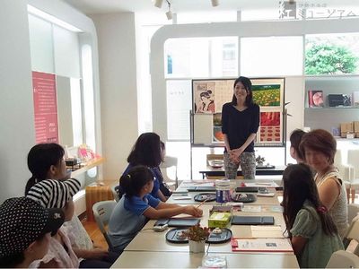 夏休みこども自由研究「紅ってなあに」開催報告